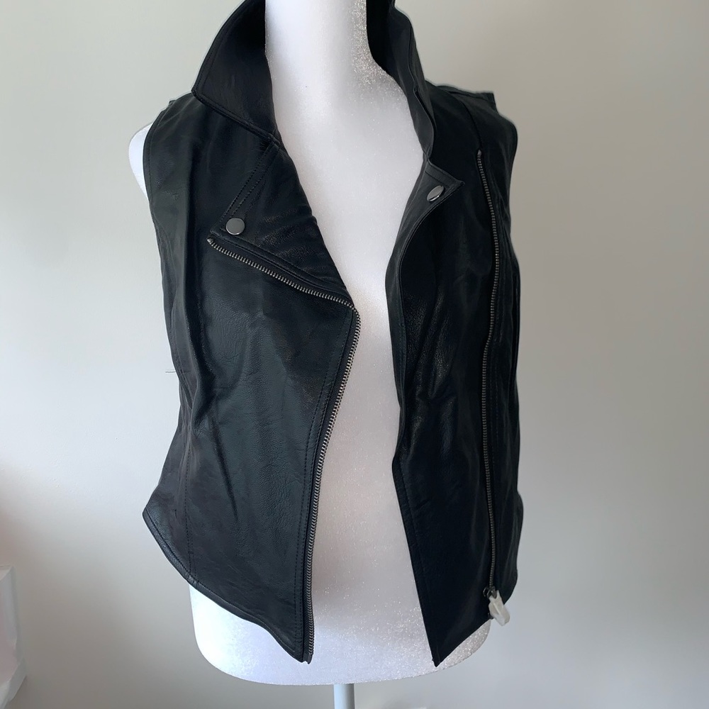 NEVER WORN BRAND NEW!!! BB Dakota Leather vest